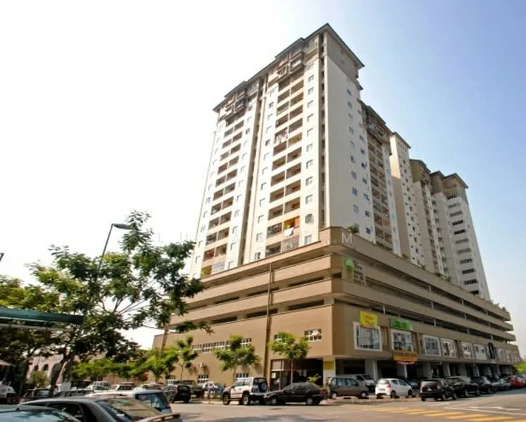 Exterior type: high-rise condominium; features: white painted facade, glass curtain wall, projecting balconies, approximately 15-storey high-rise, multi-storey car park, surrounded by mature greenery; style: modern.