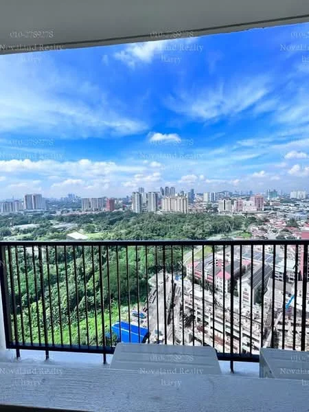Room view: city.
