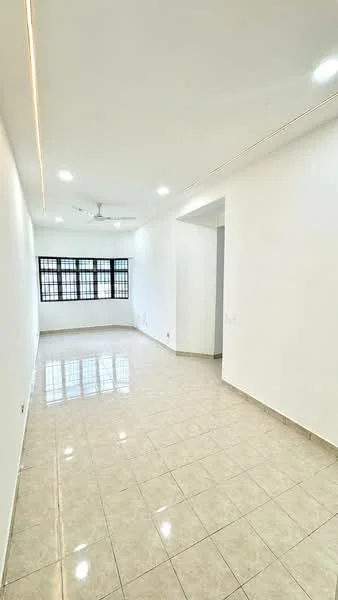 Room features: white painted walls, glossy beige floor tiles, recessed LED downlights, 5-blade ceiling fan, large windows with black frames, natural light from windows, open layout, smooth ceiling; style: modern.