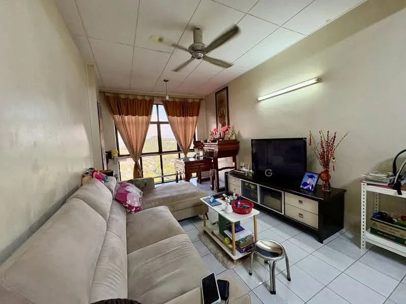 Living features: 3-seater fabric sofa in beige, chaise lounge, coffee table, TV console, wall-mounted TV, ceiling fan, curtains, white tiled flooring, decorative plants, bookshelf, decorative items on shelves, light fixture on ceiling; style: modern; view: city.