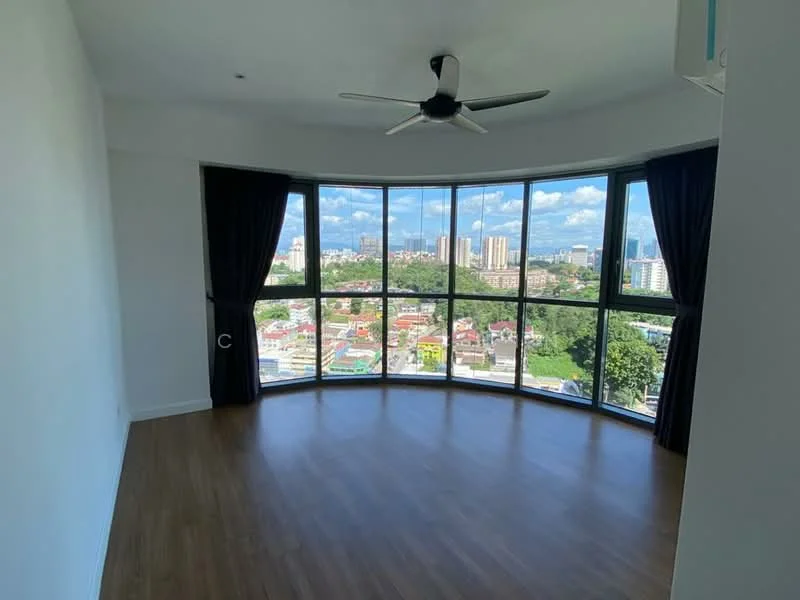 Living features: curved floor-to-ceiling windows, blackout curtains, 5-blade ceiling fan, wood laminate flooring, city skyline view, white painted walls, air conditioning unit; style: modern; view: city.