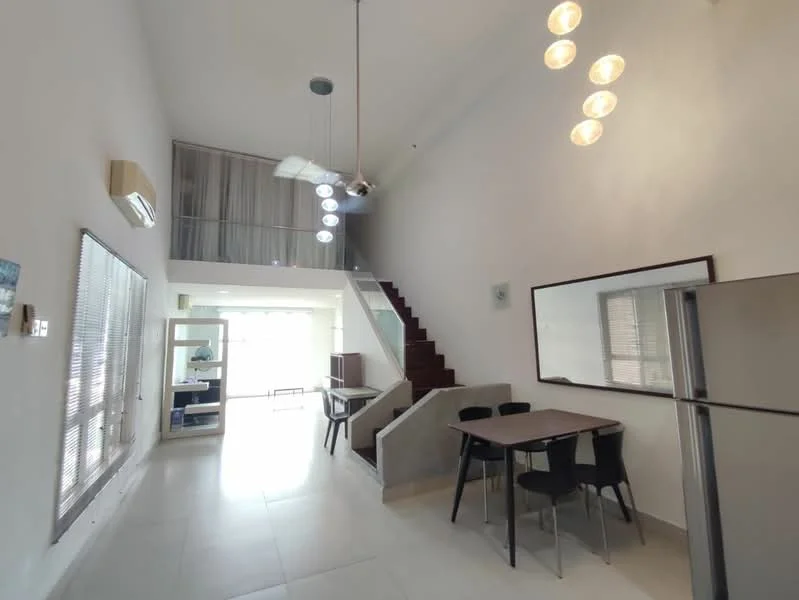 Living features: white painted walls, high ceiling, large windows, sliding glass door, 5-blade ceiling fan with light, pendant lighting, dining table with 4 chairs, staircase with concrete steps, tile flooring, refrigerator, open layout; style: modern.