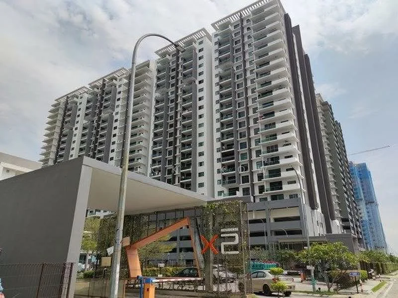 Exterior type: high-rise condominium; features: glass curtain wall, white painted facade, projecting balconies, multiple storeys, landscaped entrance, parking deck, surrounded by greenery; style: modern.
