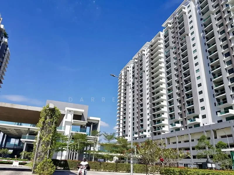 Exterior type: high-rise condominium; features: glass curtain wall, white painted facade, recessed balconies, landscaped garden, manicured lawn, multiple storeys, parking deck, modern architectural design; style: modern.