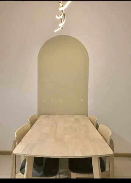 Dining features: light wood dining table, 4 dining chairs, arched wall feature, neutral wall colour, modern pendant light fixture, wooden flooring; style: modern.
