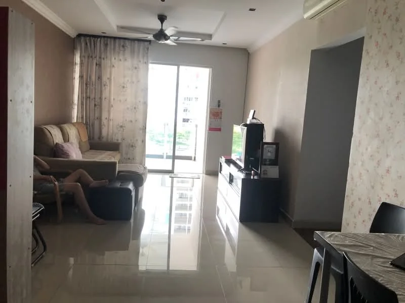 Living features: 3-seater fabric sofa in beige, armchair, coffee table, TV console, wall-mounted TV, floor-to-ceiling windows, sliding glass door, curtains with floral pattern, marble tile flooring, ceiling fan, recessed downlights, decorative wall with floral wallpaper; style: modern; view: city.