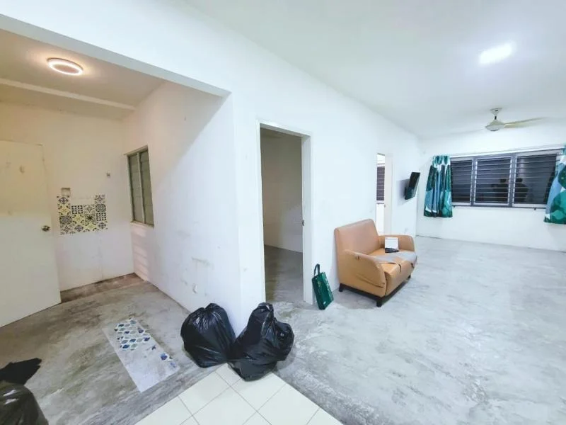 Freehold Pangsapuri Simfoni Eco majestic Semenyih very well mainained
