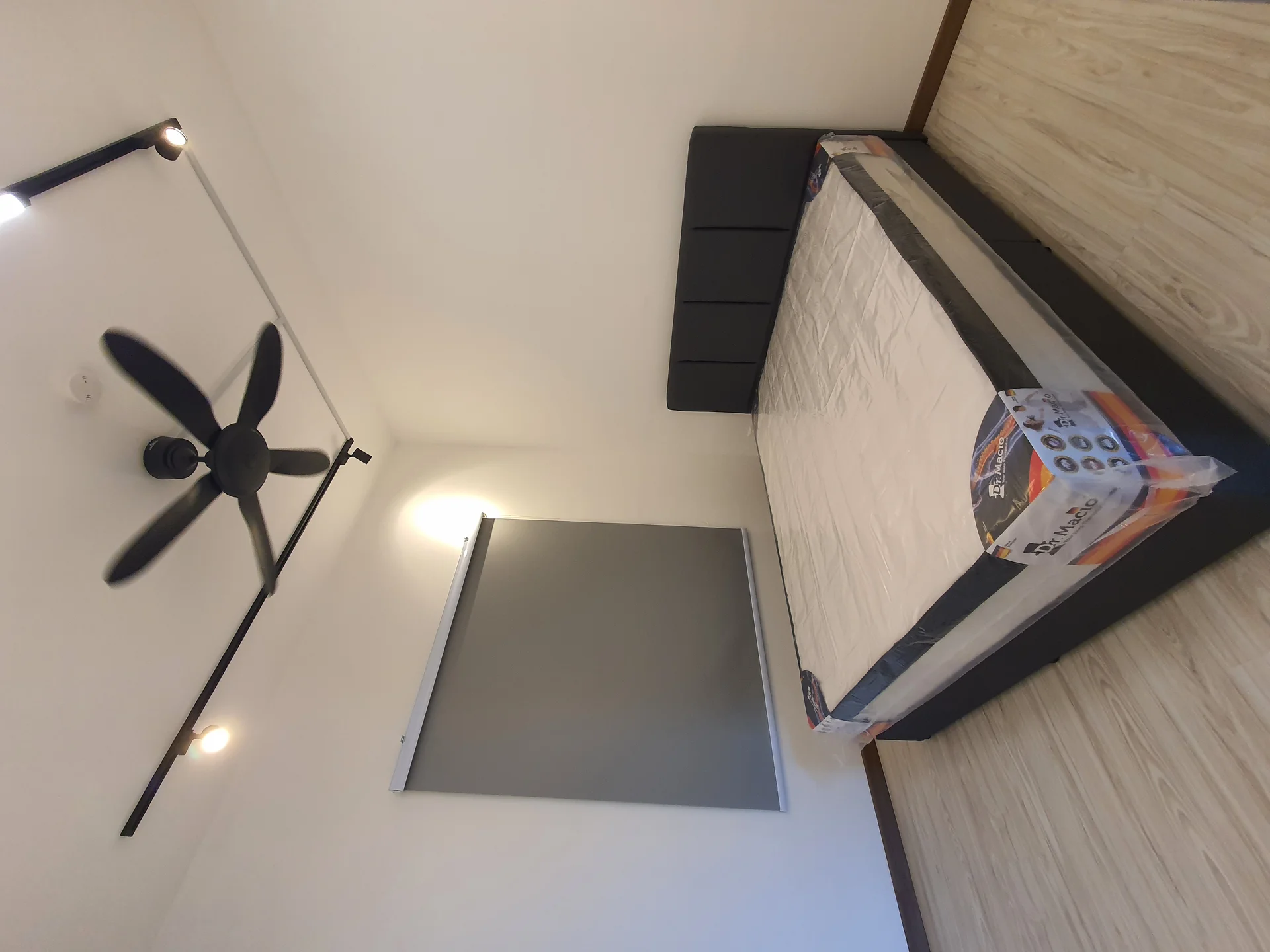 Bedroom features: queen-size bed, upholstered headboard, 5-blade ceiling fan, recessed downlights, laminate flooring, white painted walls, roller blinds; style: modern.